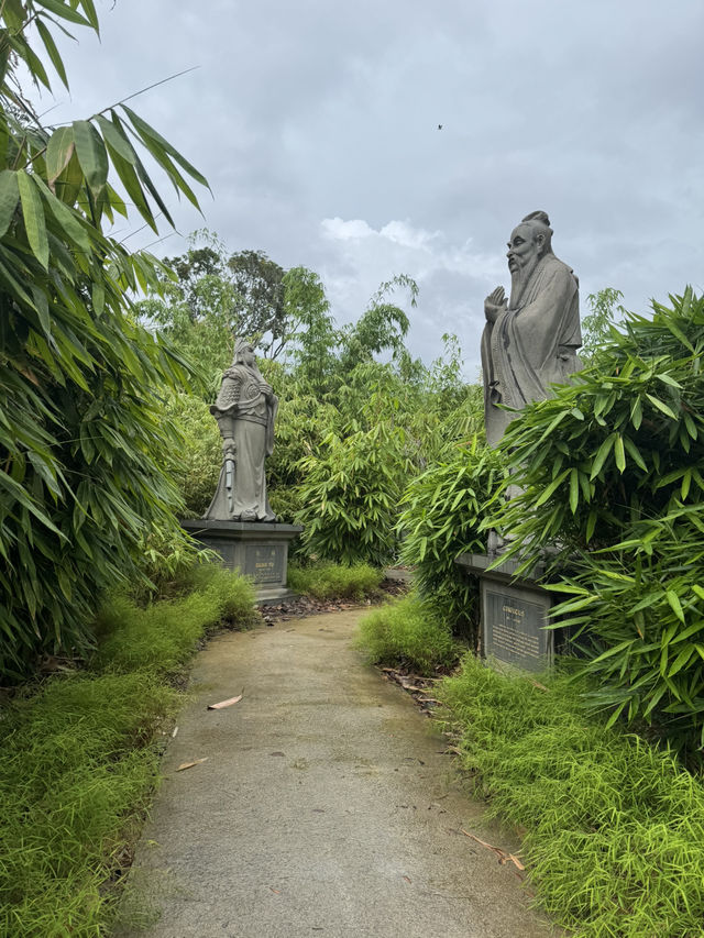 Explore and have a leisurely walk at Jurong Lake Gardens