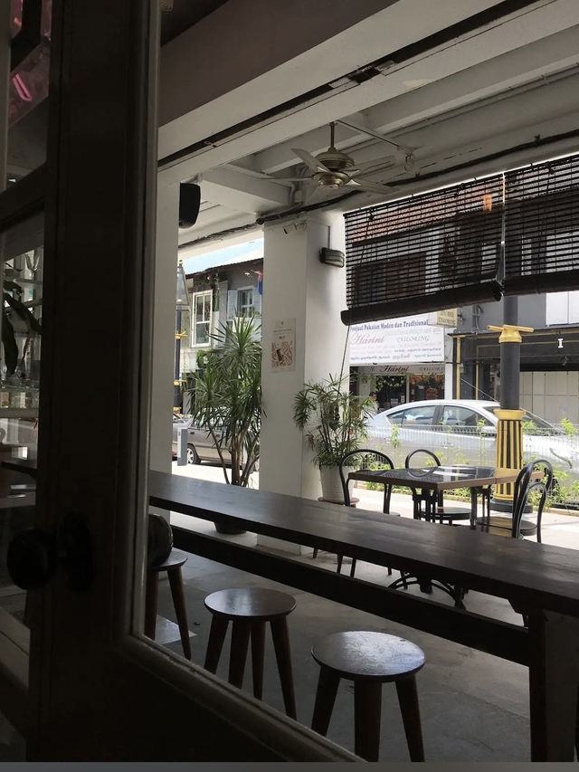 A Chic Retreat at The Replacement - Lodge & Kitchen, Johor Bahru