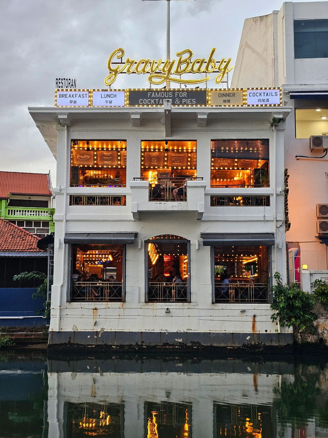 Gravy Baby— vibrant riverside restaurant and bar