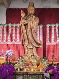 พาชมวัดโบราณเก่าแก่ของเซี่ยงไฮ้ Longhua Temple