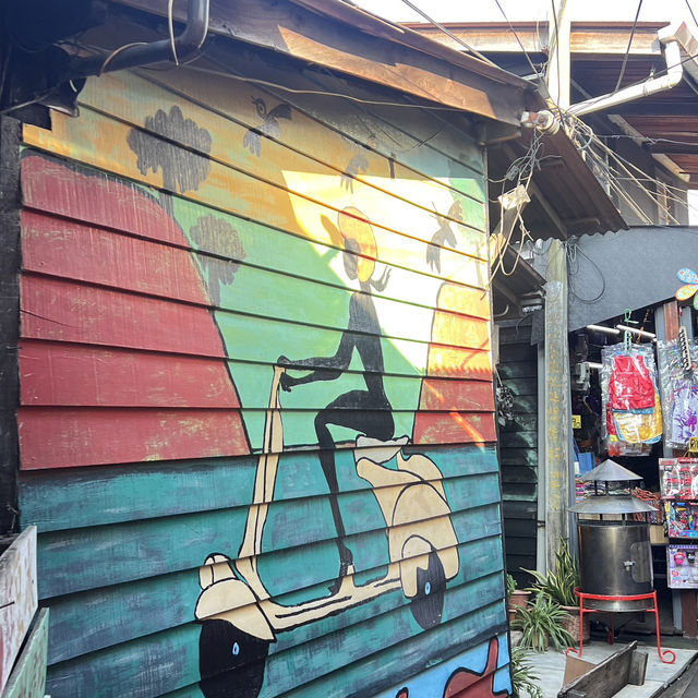 เดินเล่นหมู่บ้านชาวประมง Chew jetty