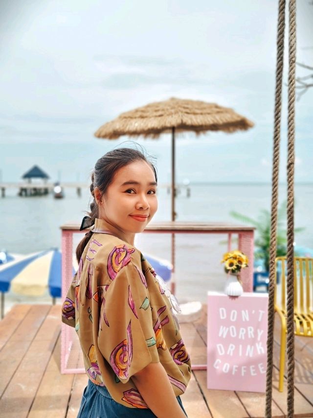 Tiny Island Cafe @ Bangsan