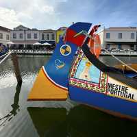 Gliding Through Painted Dreams: Moliceiro Cruise in Aveiro