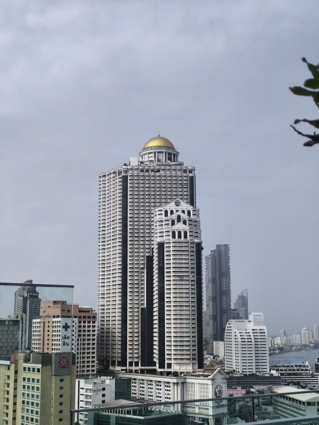  曼谷｜甜點控注意！7款精緻甜點＋驚喜越南春捲，Lebua Tower Club Lounge 下午茶太值得衝一波啦🍰🥢