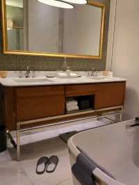 Love in the Heart of the City – Rosewood Bangkok Romance Retreat