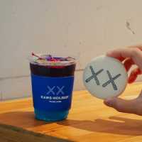  KAWS: HOLIDAY THAILAND POP-UP CAFE’ ☕️ 