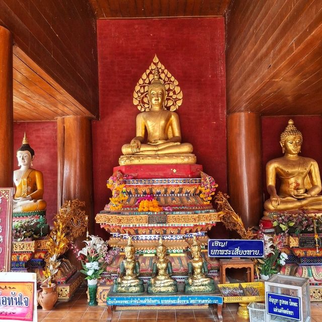 ไหว้พระธาตุบารมี 30 ทัศ ที่วัดสุโทนฯ