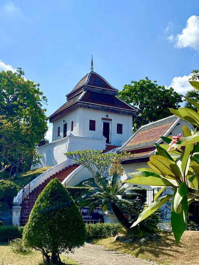 กราบไหว้พระธาตุไชยา ศิลปะแห่งศรีวิชัย