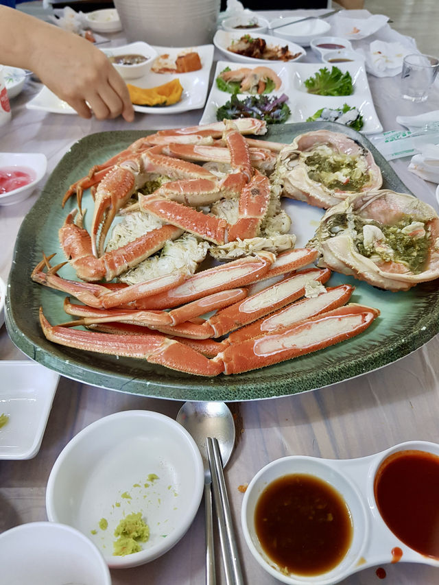[강원도 아야진해수욕장] 아야진횟집 – 신선한 대게와 회로 즐긴 특별한 만찬