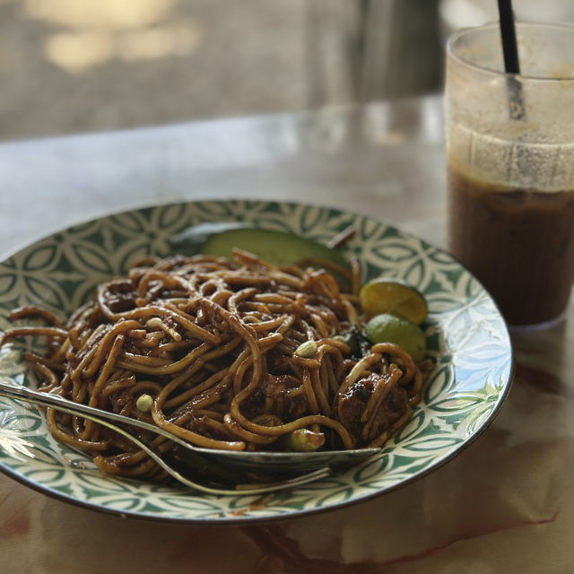 Brews & Bites by the Coast: Kopi Klasik Kemaman Delight