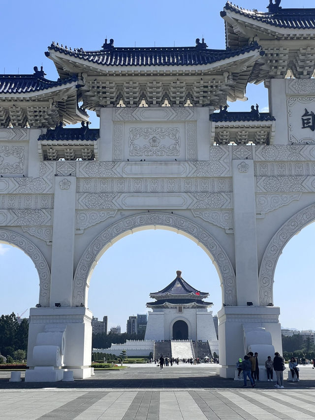 🏛️ 대만의 웅장함을 느끼고 싶다면, 중정기념당