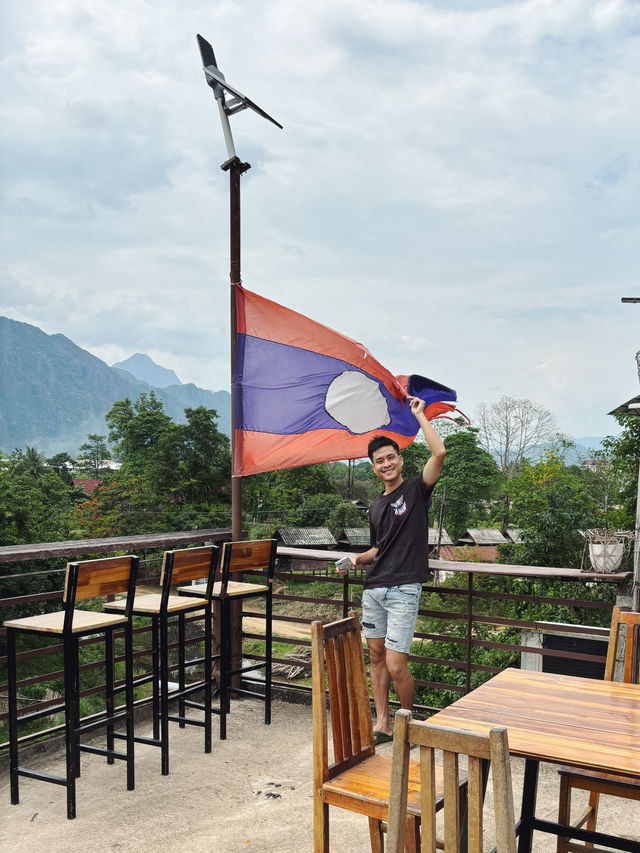 “พูม่าย คาเฟ่” คาเฟ่ที่วิวสวยที่สุดในวังเวียง