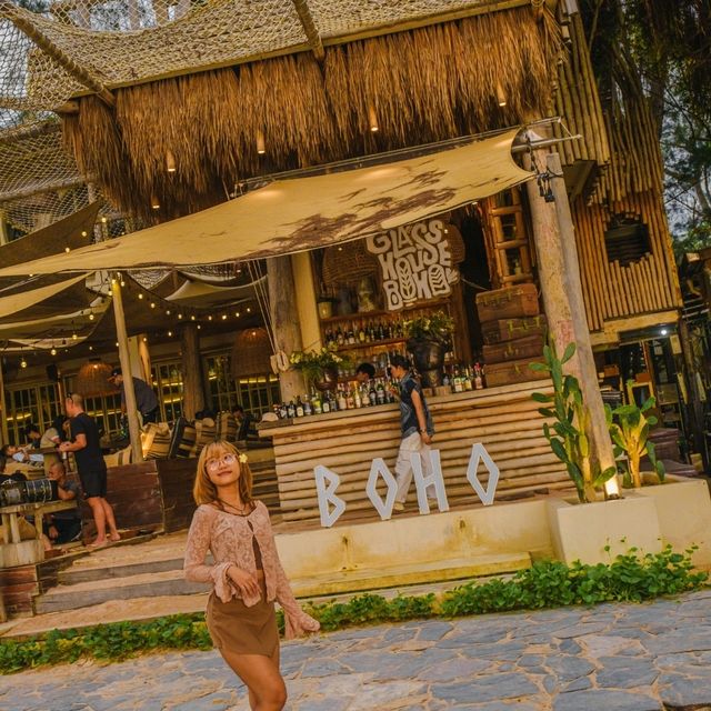 ร้านอาหารริมหาดวิวสวยบรรยากาศดี Glass House BoHo