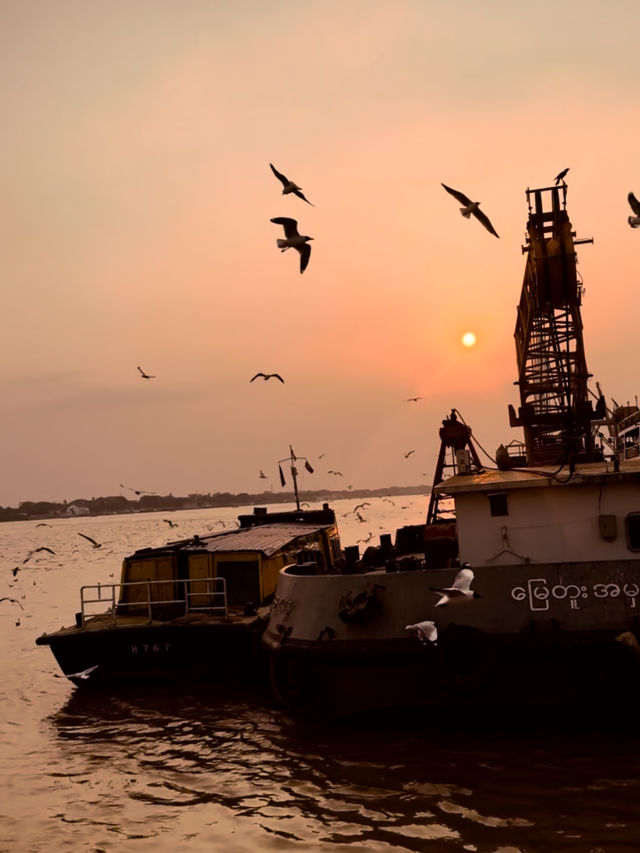 🌇 Chasing Sunsets & Feeding Birds at Botataung Jetty