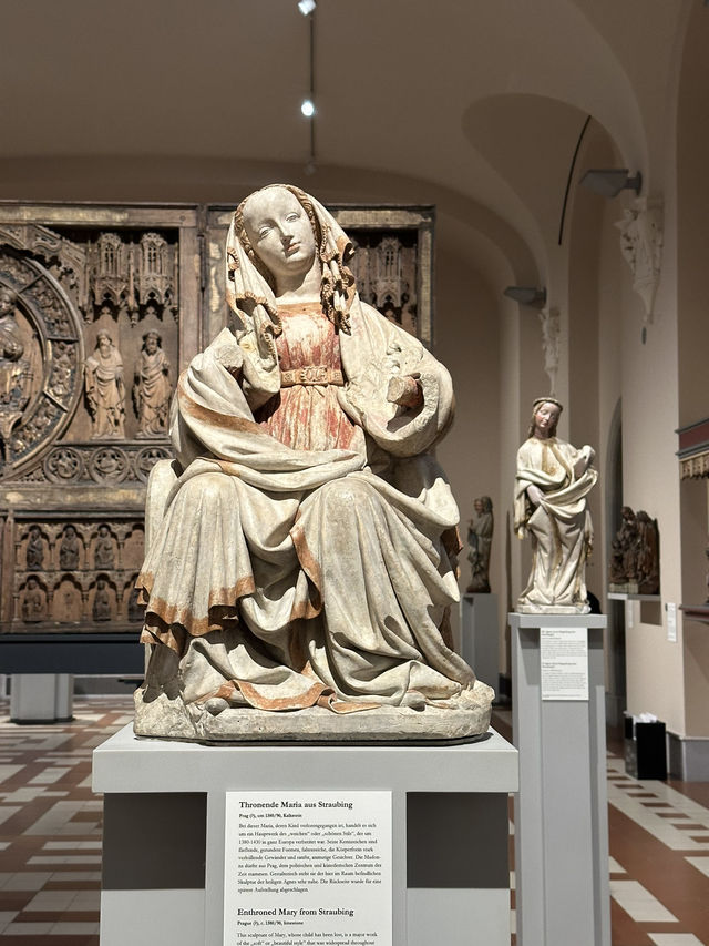 Impressive sculpture museum in Berlin