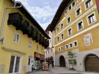 Wandering Through Fairytale Streets – A Summer Stroll in St. Wolfgang