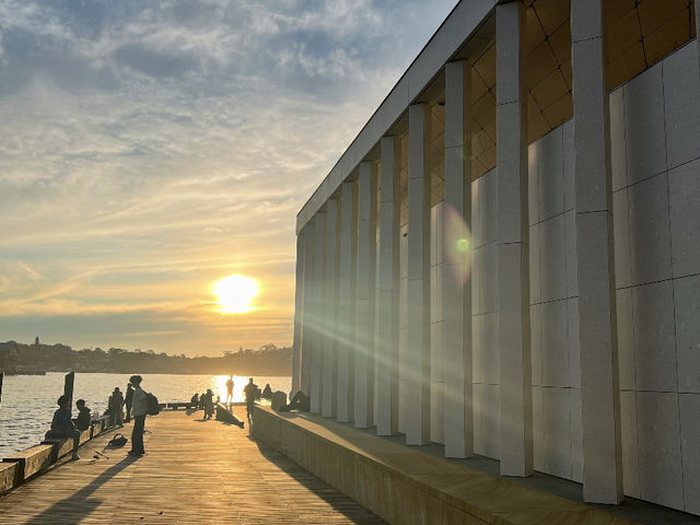 Sydney's Latest Gem: Barangaroo's Oyster Shell Pavilion 🇦🇺🦪