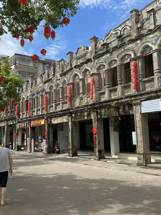 “Rise to the warm embrace of the morning sun in Wen Chang, Haikou