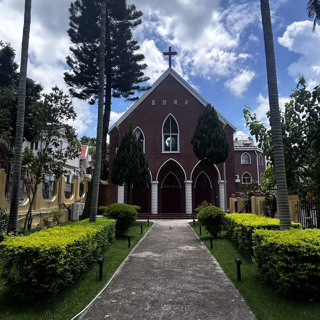 ⛪ Fuxing Church: Where Gothic Grace Meets Xiamen’s Tropical Charm!"