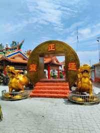 Where Gods and Giant Fish Coexist: A Must-Visit in Segenting