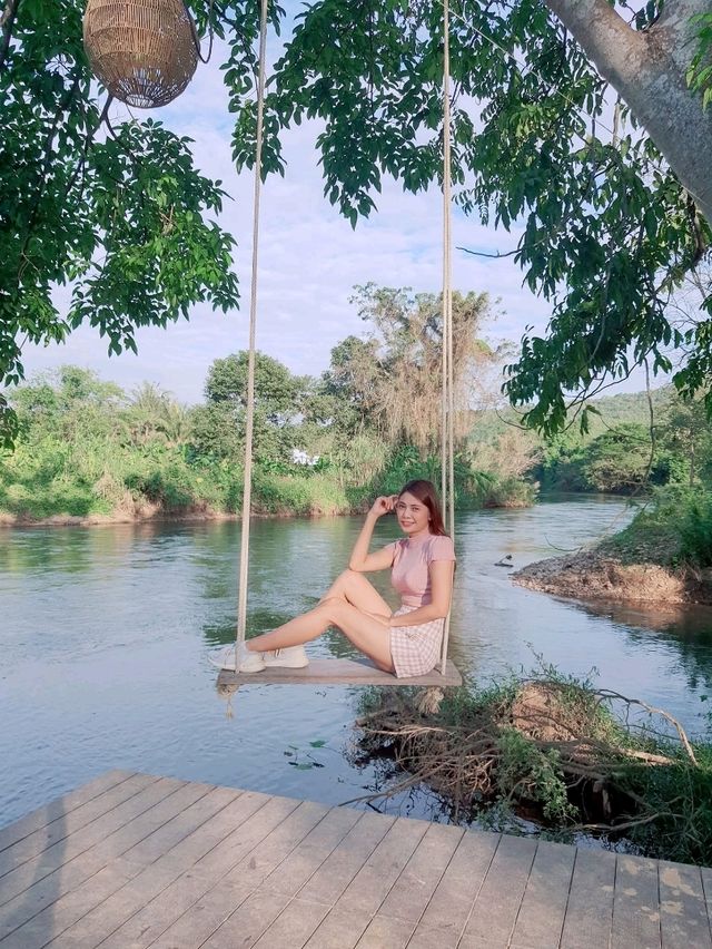 The Tree Riverside Kaeng Krachan