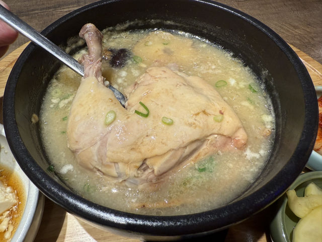高雄成功路上漢神百貨B3美食天地.（韓姜熙小廚房）是我的最愛餐點