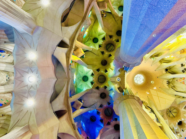 Sagrada Família – Barcelona’s Iconic Masterpiece 🇪🇸⛪