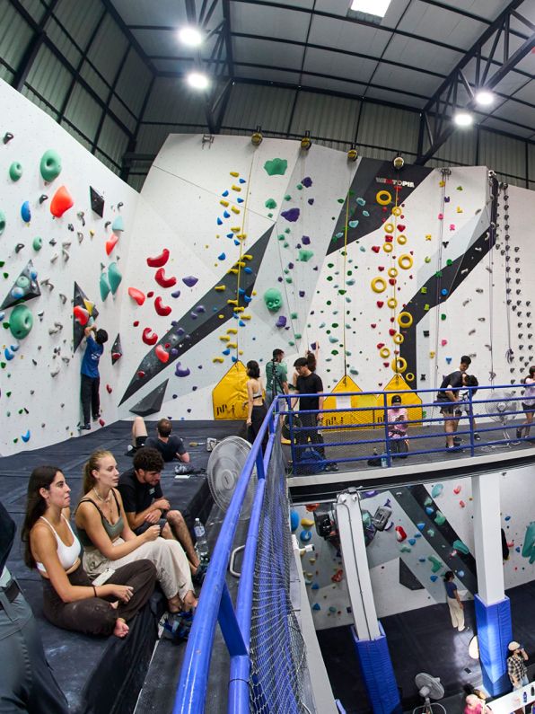 Discover an indoor climbing at Main Wall! Located in Chiang Mai’s old town🧗‍♂️🌿  