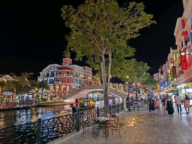 Vegas Vibes Meets Island