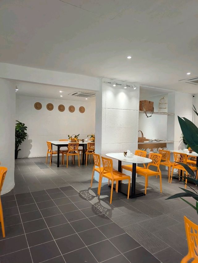 A Burst of Sunshine at Desaru’s Yellow Café