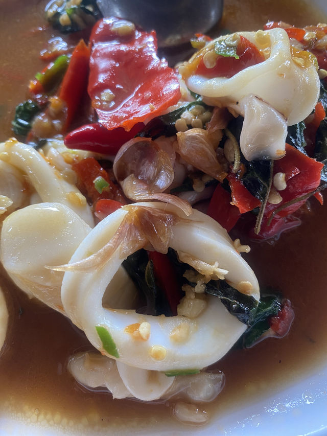 ร้านอาหารท้องถิ่น ริมทะเล ราคาไม่แพง หาดวังแก้ว