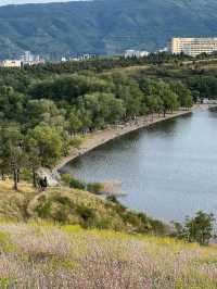 Lazy Loops Around Lisi Lake