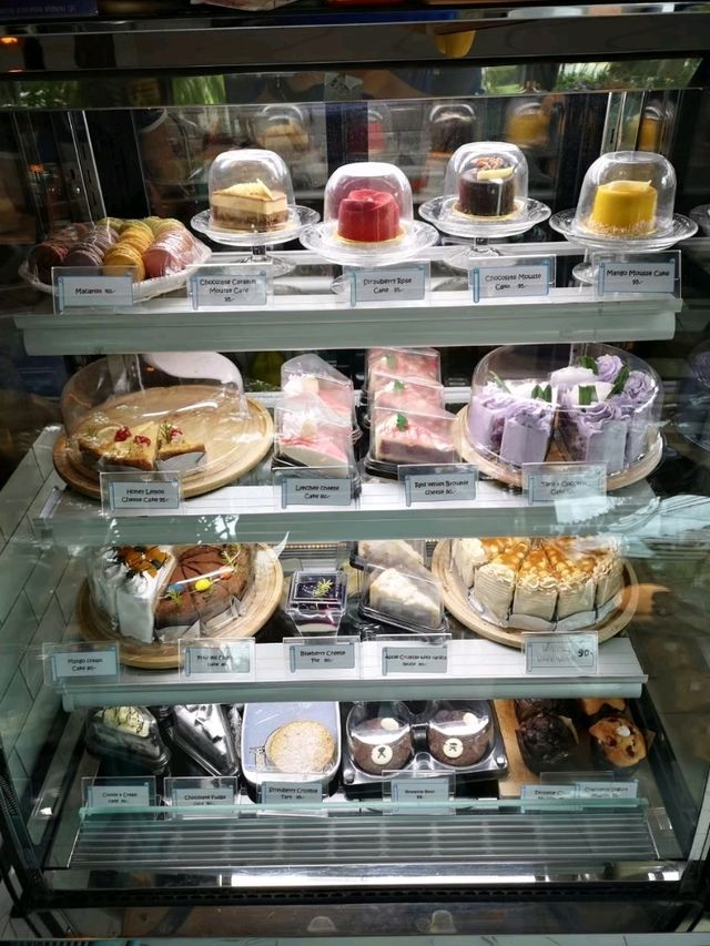 See Calm Cafe Phuketแวะมานั่งใจเย็นก่อนขึ้นเครื่อง