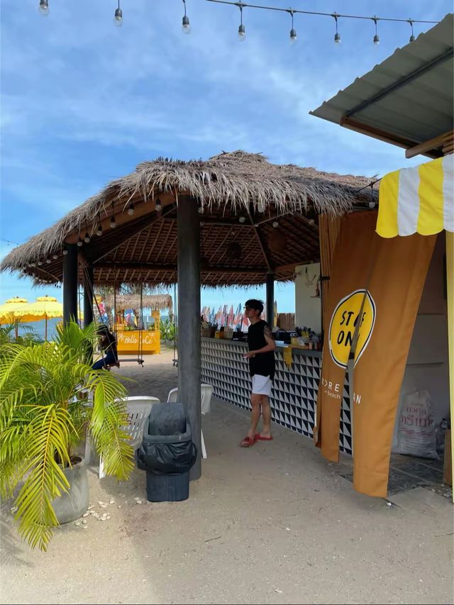 MORE THAN beach & cafe ☕️⭐️🍋✨