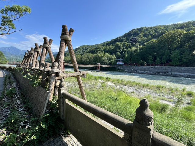 🌿 Escape to Dujiangyan 都江堰 — Where Nature, History & Serenity Meet