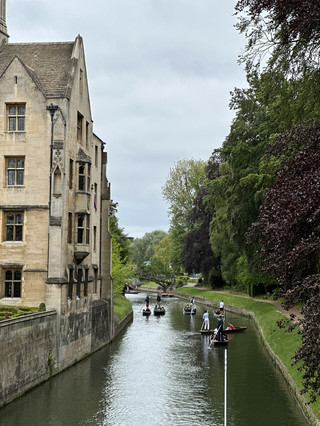 📚 Cambridge | Xu Zhimo's Poetry Monument and Boating on the River Cam | A Poetic Stroll Through the Famous University