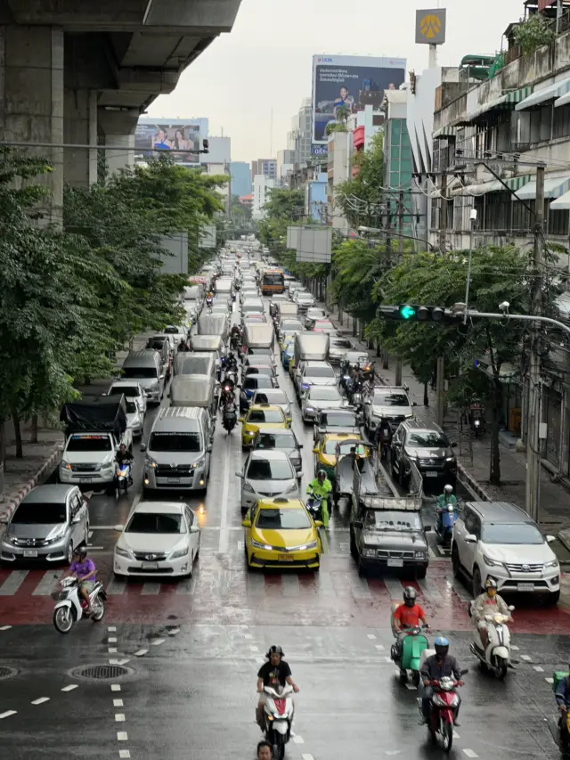 即使面對塞車,曼谷的美食與購物魅力依然無法抵擋!