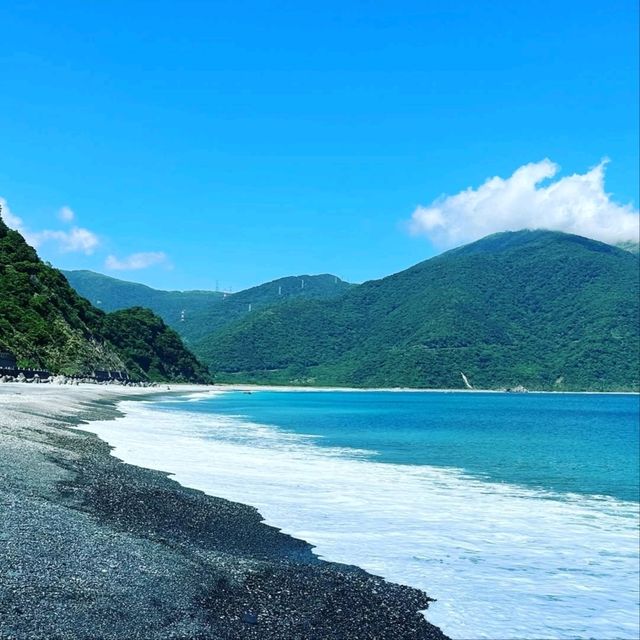 Fresh Sea Breezes and Local Charm at Fenliaolin Fishing Harbor