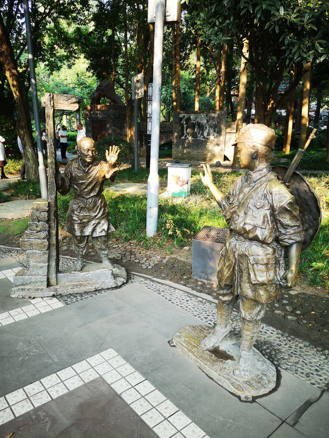 🌳 People’s Park Chengdu: A Historic Heartbeat of Sichuan