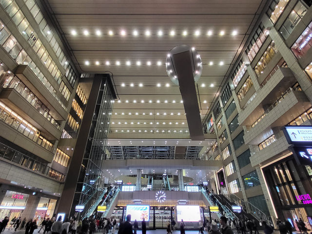 梅田高樓夜色巡禮：大阪都會的璀璨光影