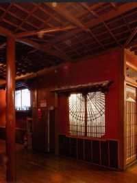 🏮 “Spirited Away” Vibes in Real Life – Would You Dare to Try? 🏮