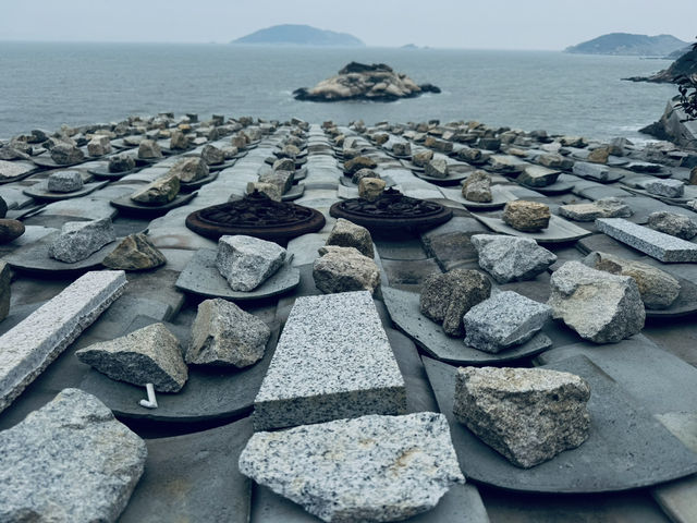 馬祖北竿｜芹壁石屋壓頂：石為瓦鎮，風為伴侶；島嶼歲月的質樸印記