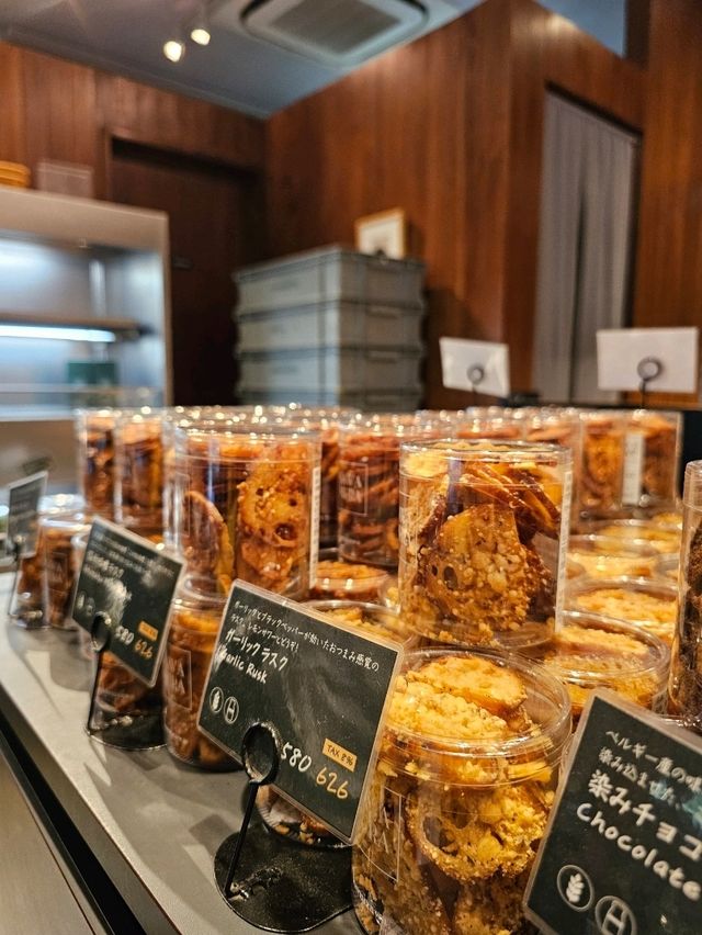 「軽井沢の香りを運ぶパン ― ベーカリー＆カフェ SAWAMURA」