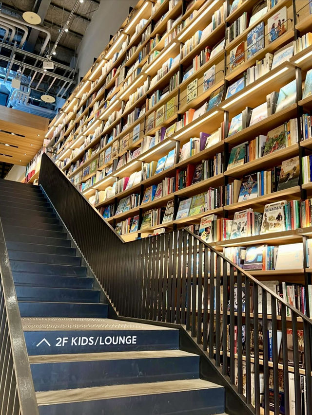 📖 A Cozy Afternoon at Tsutaya Bookstore, Kashiwanoha T-SITE