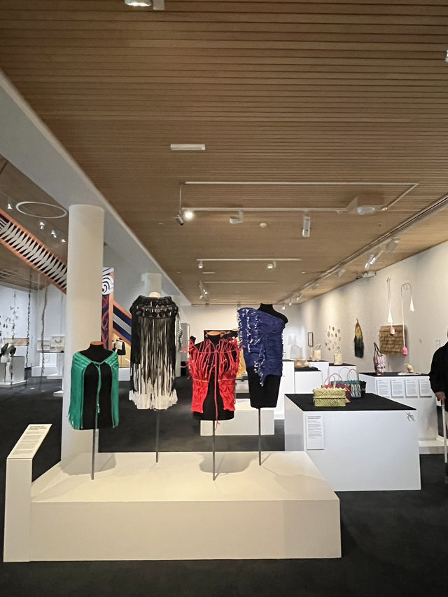 🏛️ Waikato Museum: Where Māori Heritage Meets River Stories! 🌊