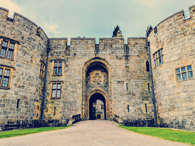 Solo on the Marches: A Day at Chirk Castle