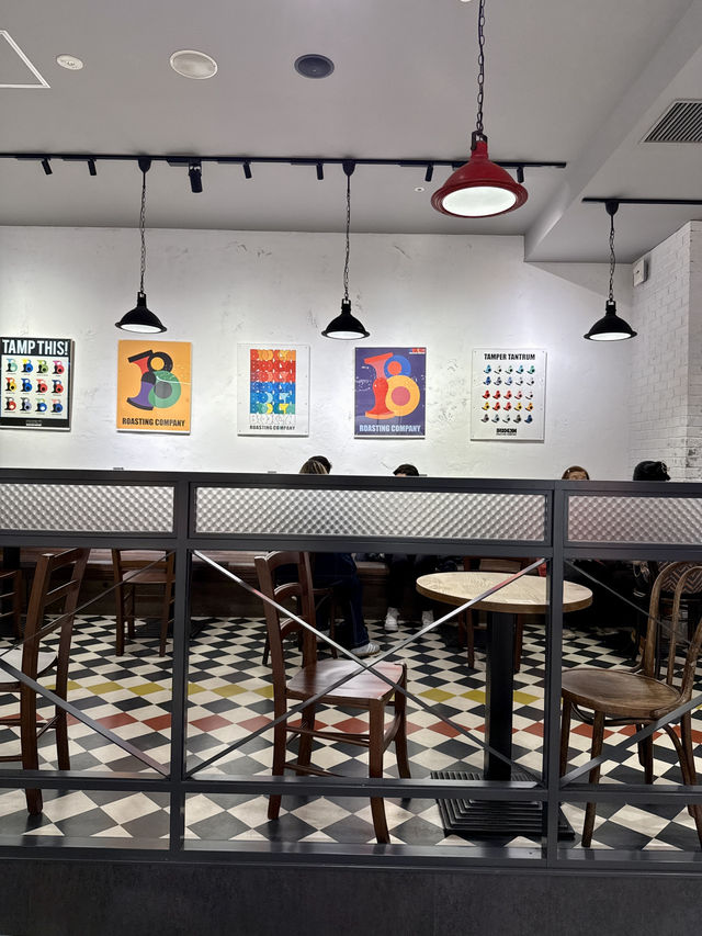 🌇 Stylish & Spacious: Brooklyn Roasting Company at Tokyo International Forum