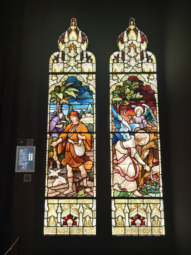 日光映照絢麗宗教藝術