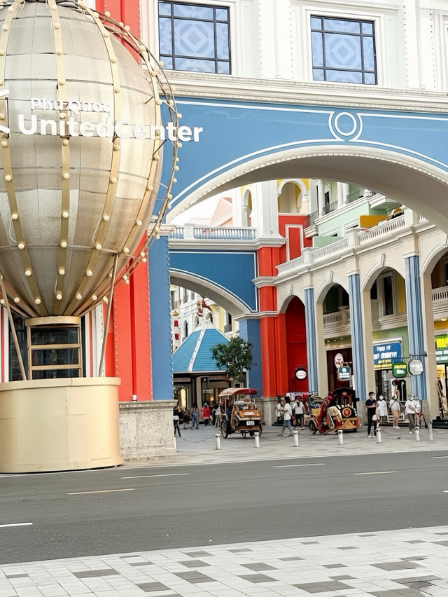 🎡 Grand World — สวรรค์สีสันจัดเต็ม ใกล้ชายหาด 🌊✨