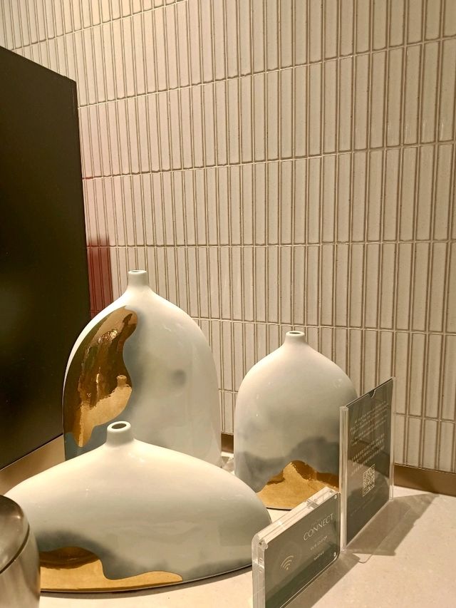 Kyra Lounge at Hong Kong International Airport Kyra Lounge at Hong Kong International Airport